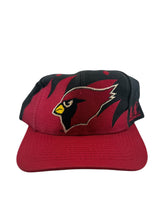 Load image into Gallery viewer, Vintage LOGO ATHLETIC Arizona Cardinals Sharktooth Snapback Hat 90s Black Red
