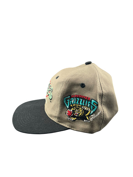 Vintage LOGO 7 Vancouver Grizzlies Snapback Hat 90s Beige Black