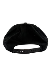 Load image into Gallery viewer, Vintage NEW ERA New York Yankees 1998 World Series Champions Snapback Hat 90s Black
