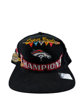 Load image into Gallery viewer, Vintage LOGO ATHLETIC Denver Broncos Super Bowl 32 Champions 1998 Snapback Hat 90s Black
