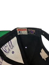 Load image into Gallery viewer, Vintage STARTER Minnesota Vikings Tri-Power Snapback Hat 90s Black Purple
