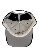 Load image into Gallery viewer, Vintage NEW ERA New York Yankees 1998 World Series Champions Snapback Hat 90s Black
