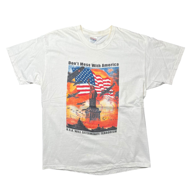 Vintage HANES Don't Mess With America, USA Will Exterminate Terrorism T Shirt 2000s White L