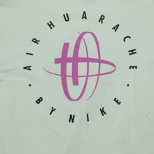 Load image into Gallery viewer, Vintage NIKE Chicago Marathon Air Huarache Spell Out Swoosh T Shirt 90s White L
